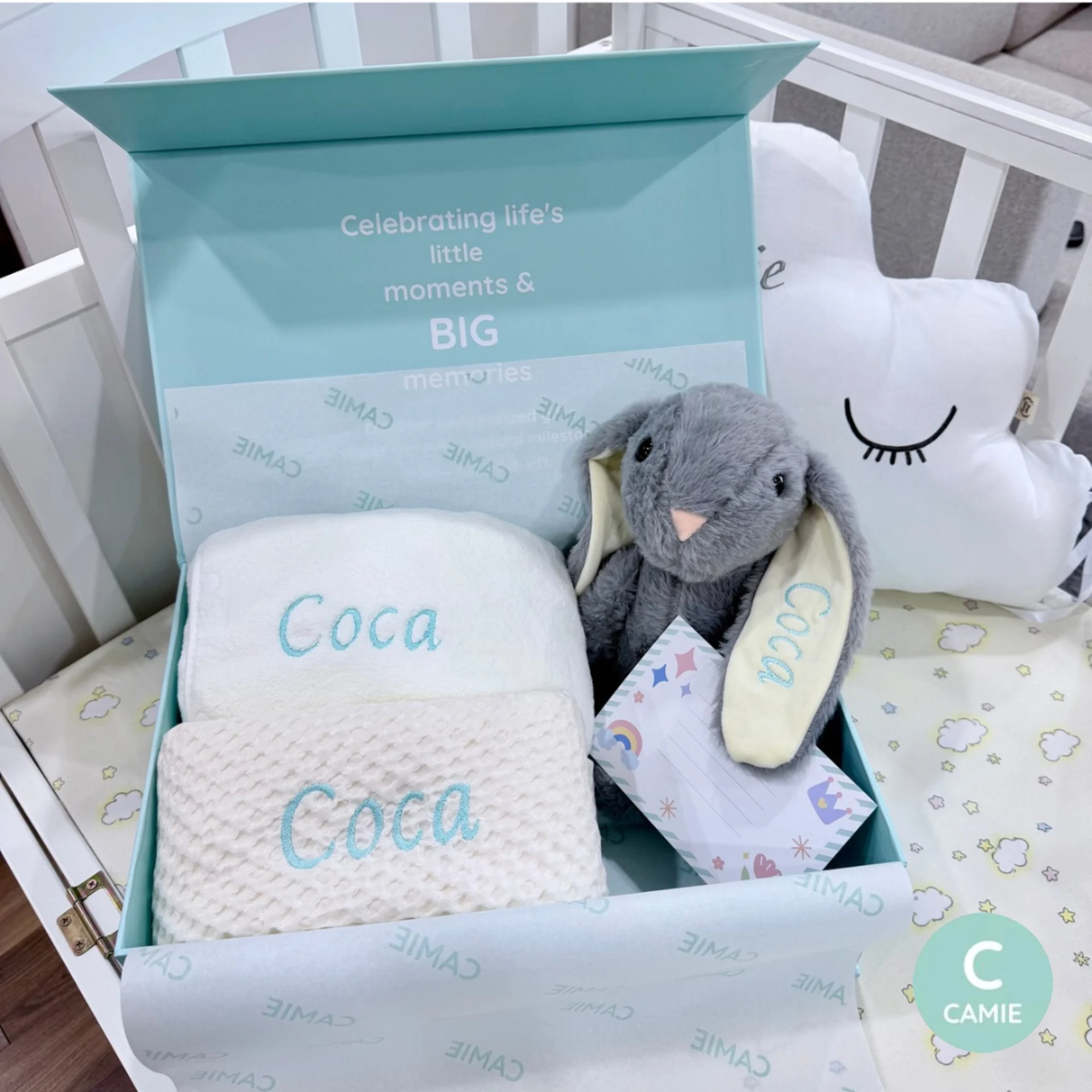 Mừng thôi nôi bé trai nên tặng gì cho thiết thực