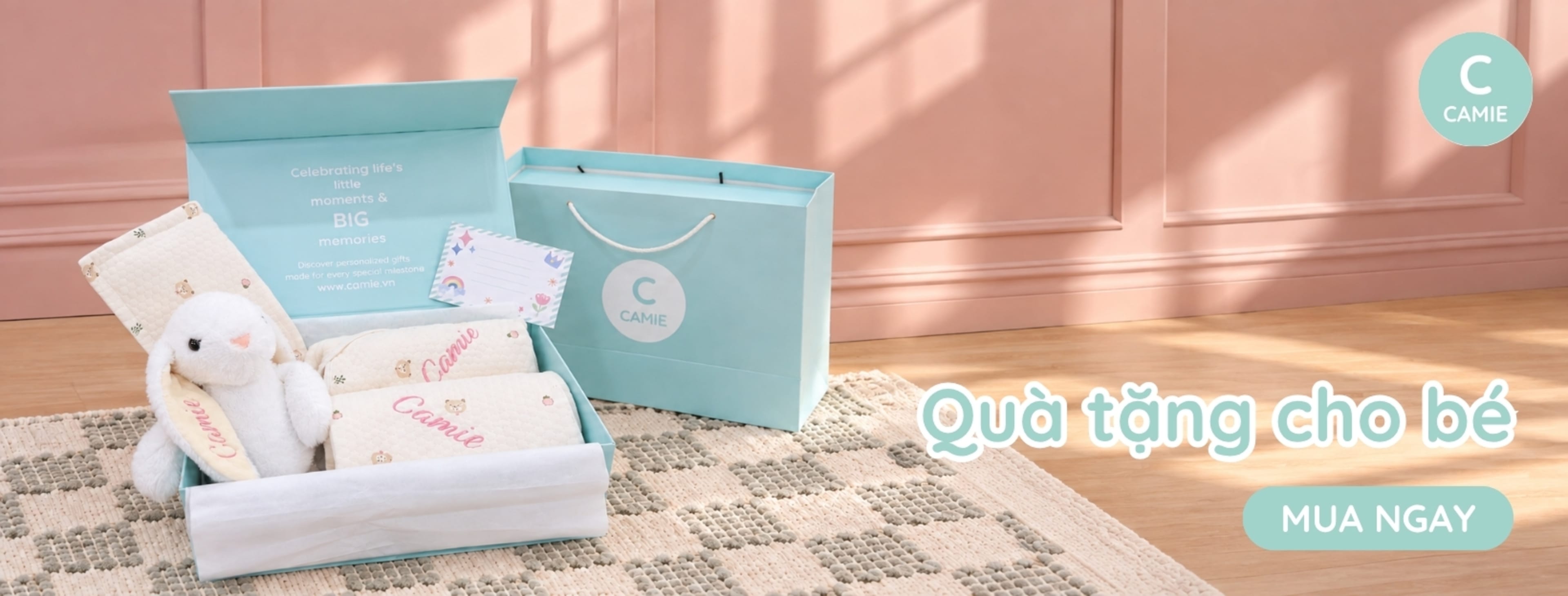 Set quà tặng cho bé cá nhân hóa thêu tên từ Camie