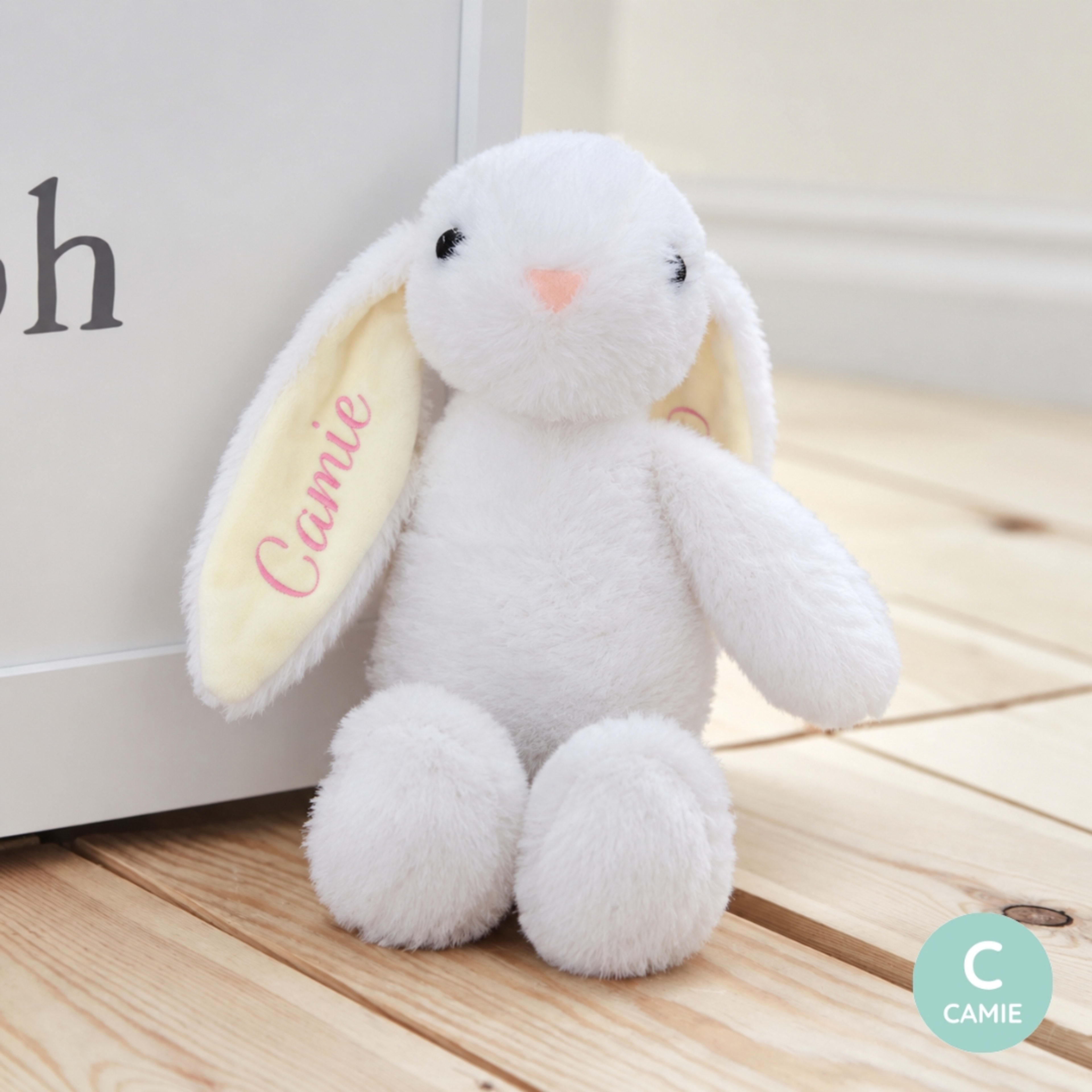 Thỏ bông thêu tên cho bé: Cách chọn quà đẹp và phù hợp